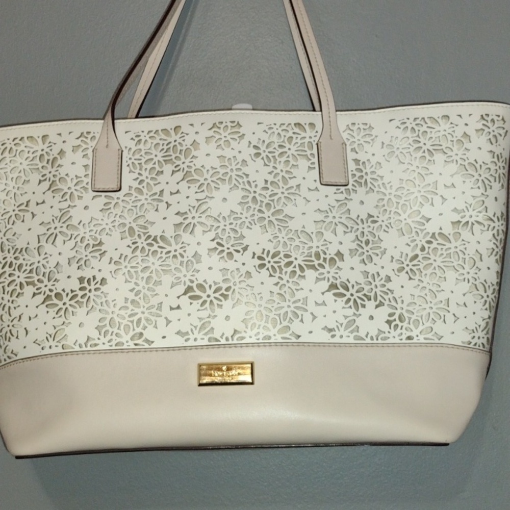 Kate Spade New York Bradford Court  Margareta Shoulder Bag Handbag white flowers